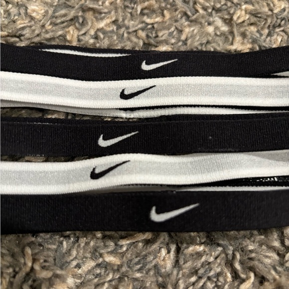 Set of 5 Nike Headbands - Picture 2 of 3